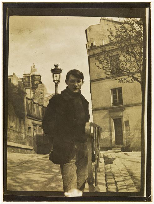 Mona Lisa theft: Pablo Picasso in Montmartre, Paris, 1904, Musée Picasso, Paris, France. The New York Times.
